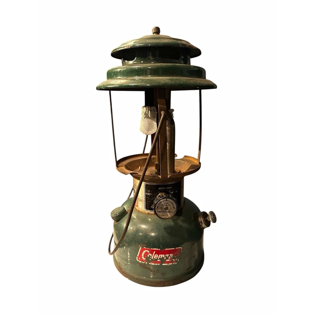 Vintage 1975 Coleman Green Metal Camping Lantern Model 220H NO GLOBE